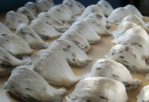 Yến sào thô là gì? Vì sao nhiều gia đình tại Bến Cát ưu tiên lựa chọn yến sào thô