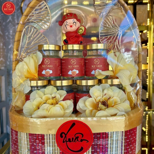 Giỏ quà Tết KENKO 10 hũ yến chưng 70ml